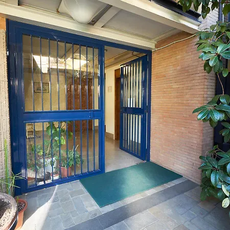 Crimson Lejlighed Rom